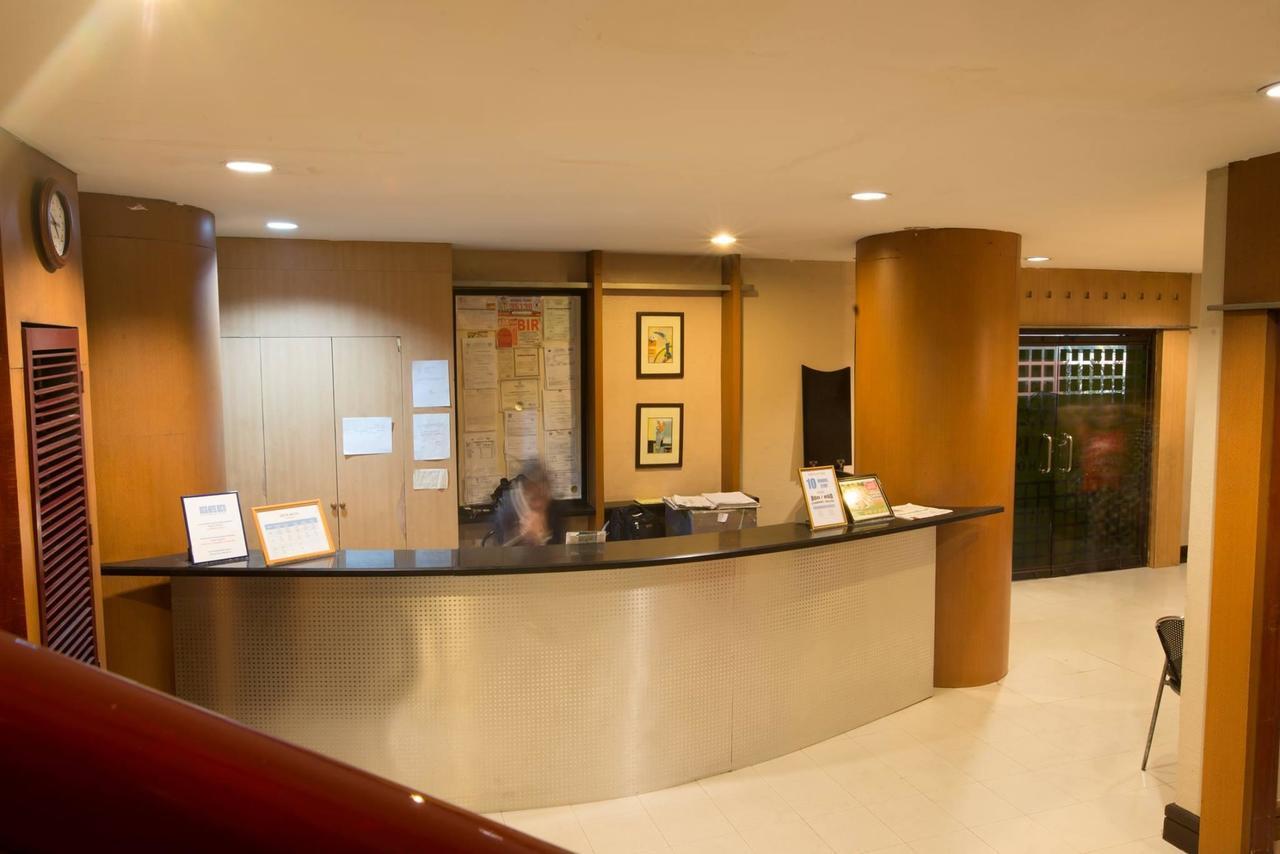 Vista Hotel Recto Manila Exterior photo